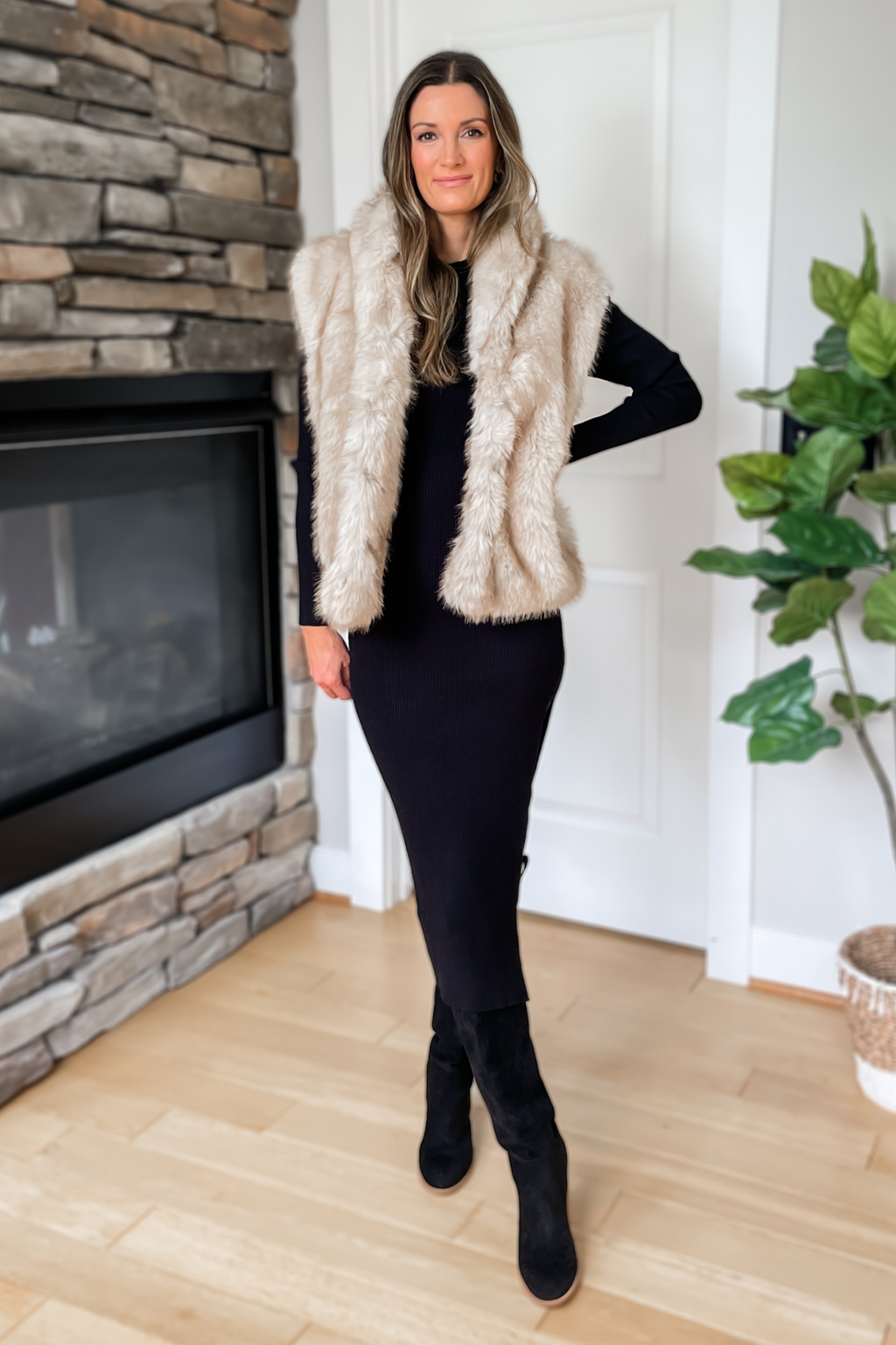 Aspen Faux Fur Vest - Stone – Ivy & Olive Boutique