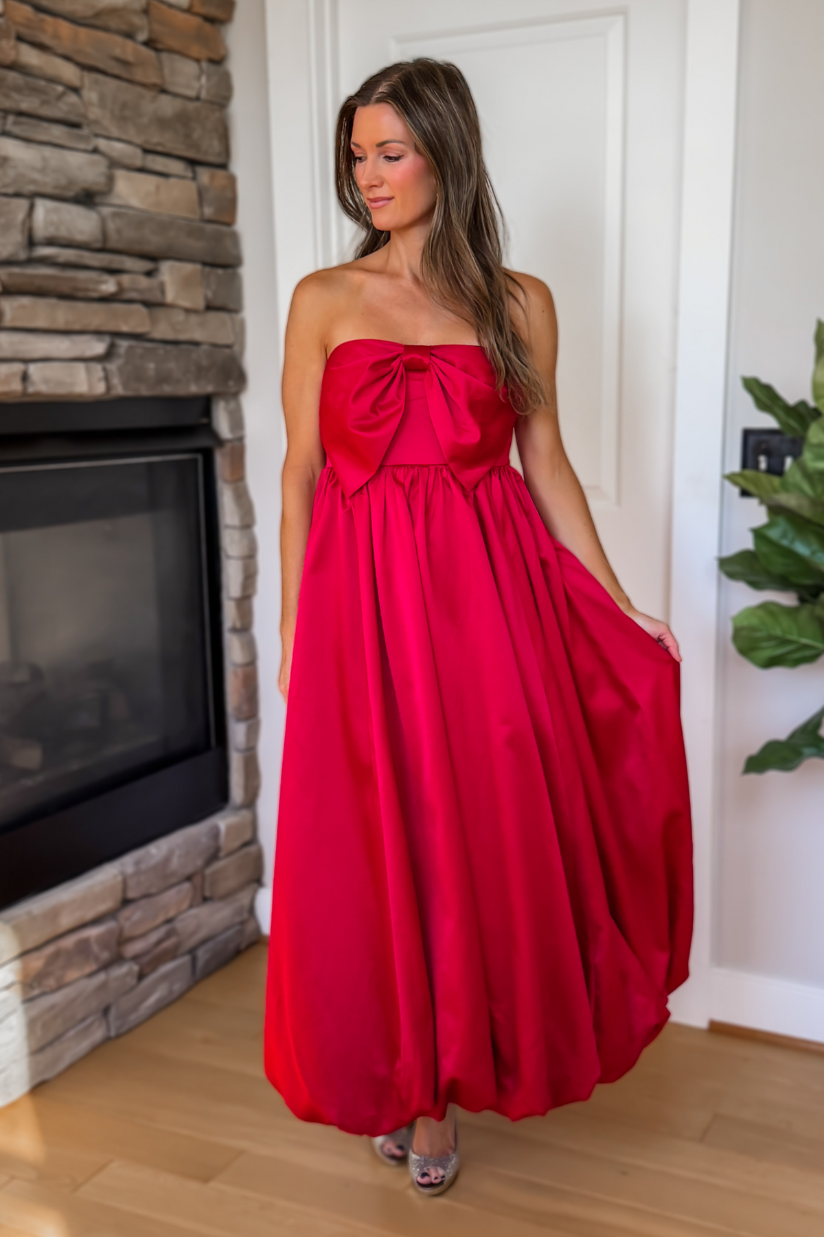 Moonlit Romance Strapless Red Bow Midi Dress Large Moonlit Romance Strapless Red Bow Midi Dress Large